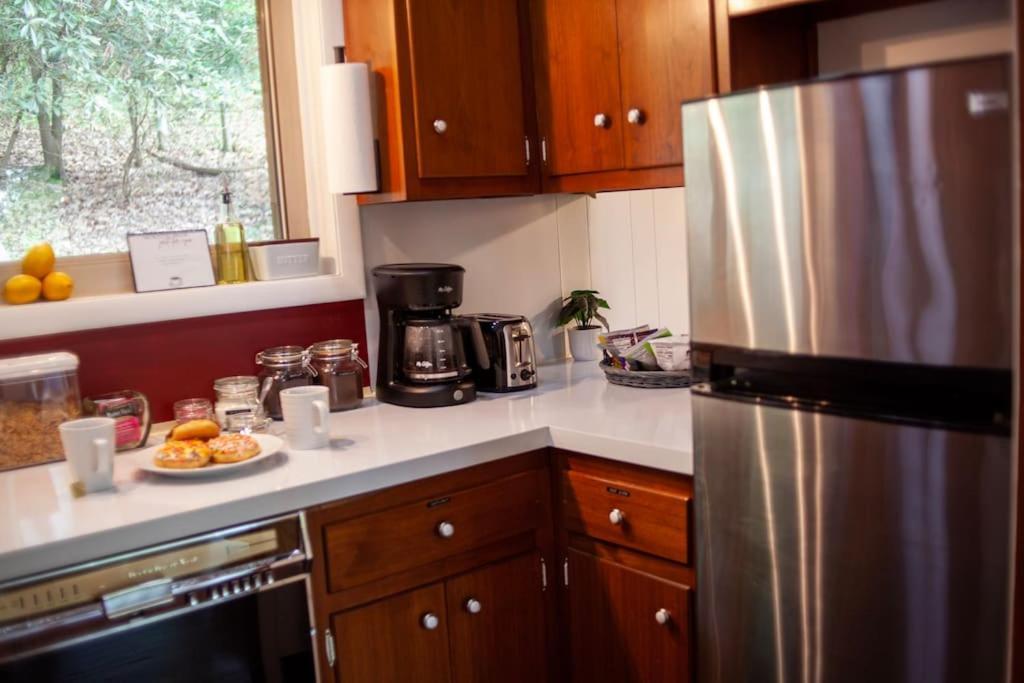 Modern Cabin With Hot Tub Grill Lake Beach Wineries Hiking Fishing And Hershey Park Family And Pet Friendly Superhosts On Ab&B Mount Gretna 외부 사진