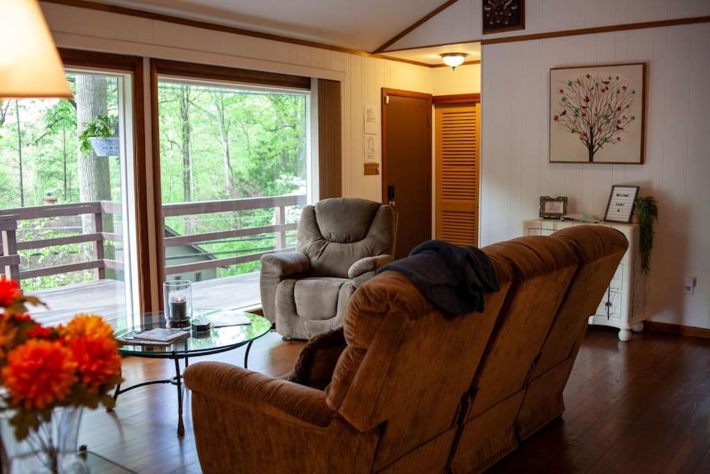 Modern Cabin With Hot Tub Grill Lake Beach Wineries Hiking Fishing And Hershey Park Family And Pet Friendly Superhosts On Ab&B Mount Gretna 외부 사진