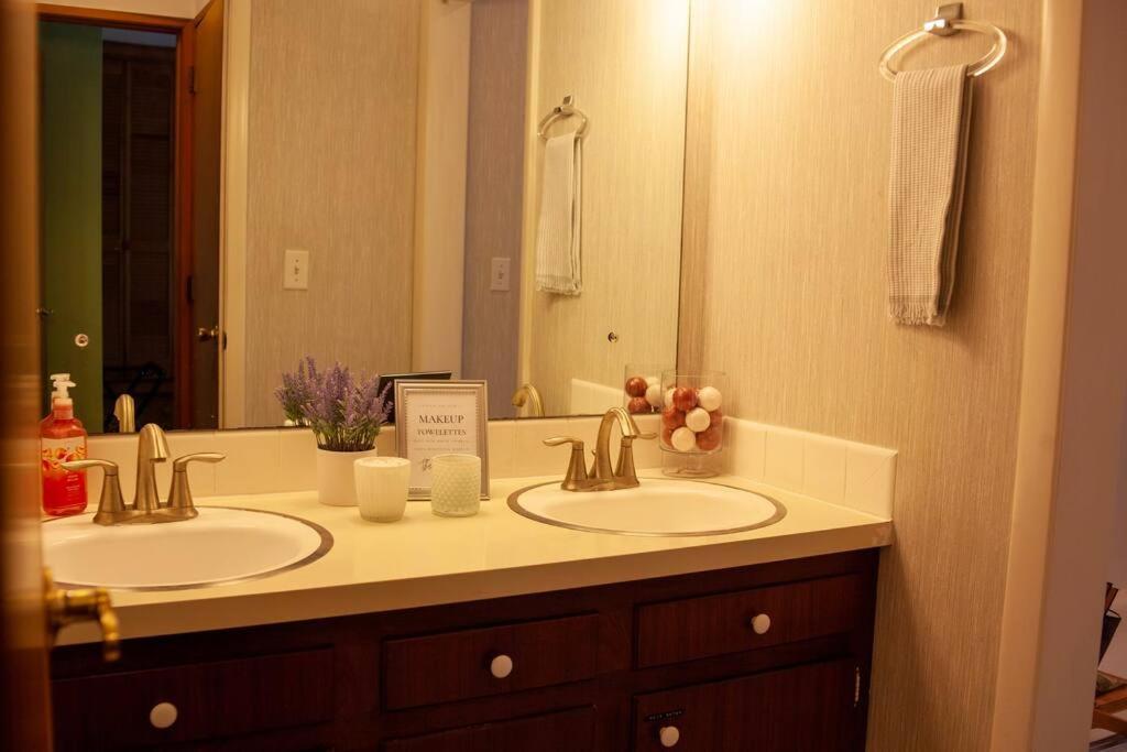 Modern Cabin With Hot Tub Grill Lake Beach Wineries Hiking Fishing And Hershey Park Family And Pet Friendly Superhosts On Ab&B Mount Gretna 외부 사진